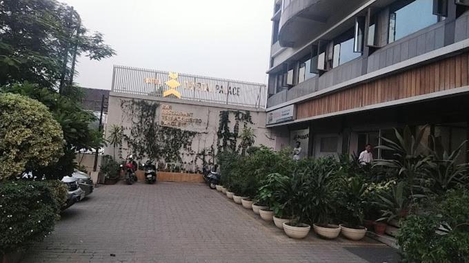 Hotel Crystal Palace Meerut Exteriör bild
